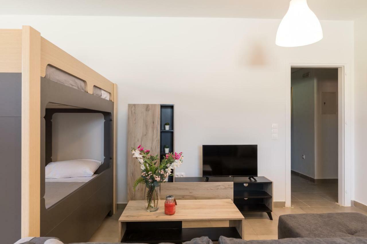 Local Hostel & Suites Potamós Extérieur photo